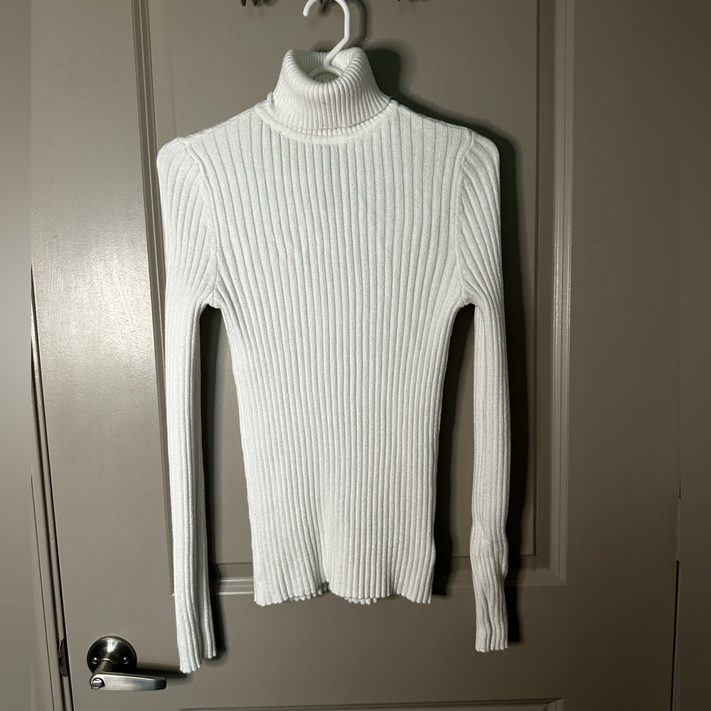 EXPRESS Ultra Soft White Turtleneck Sweater Sz S
